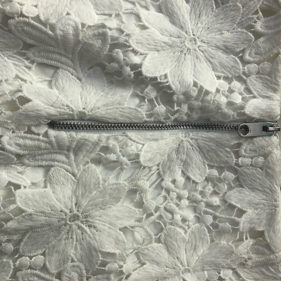 Crochet lace overlay pencil skirt EUC - Picture 3 of 3